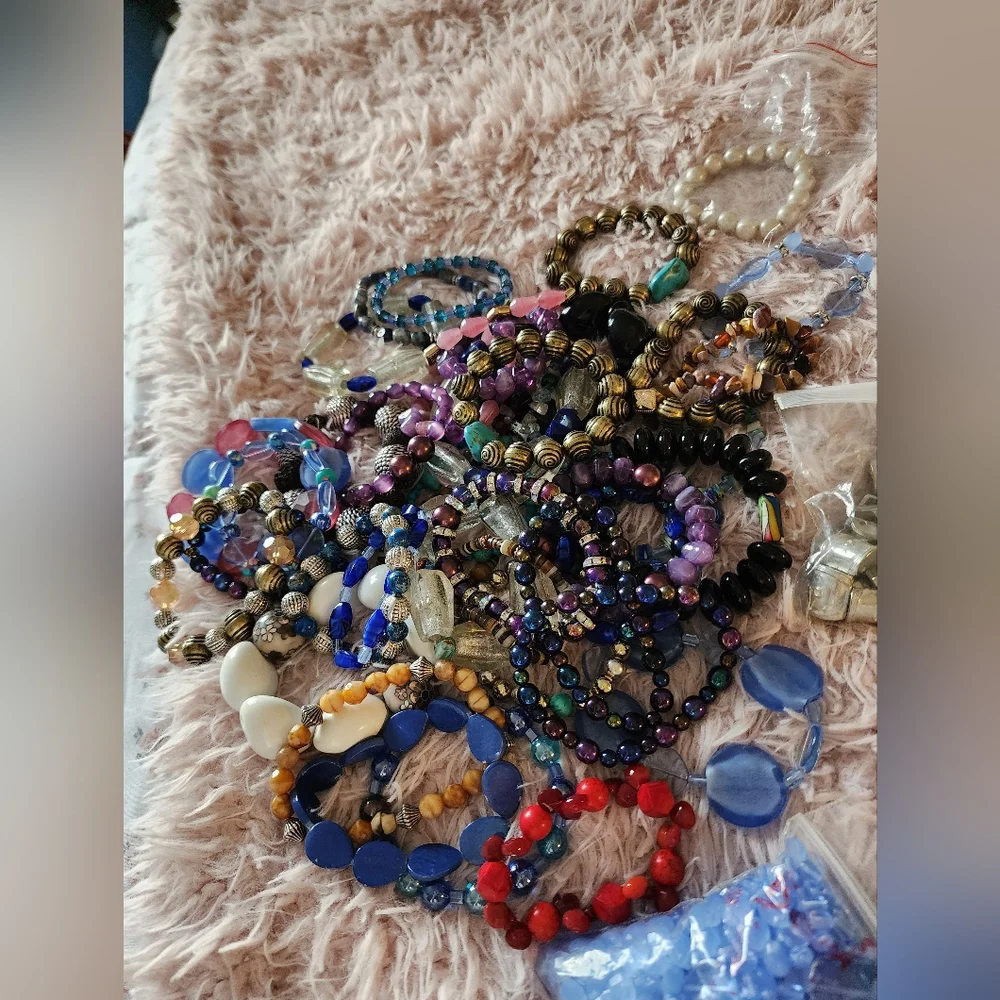 Mixture of Jewelry Making Supplies - Picture 4 of 12